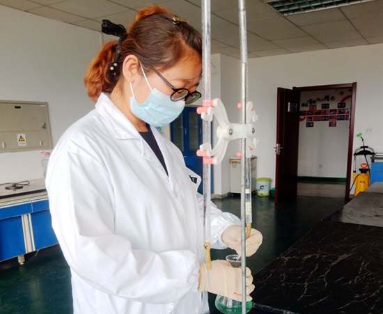 1711935870636028230.jpg 【集團(tuán)巾幗建功標(biāo)兵】呼和浩特鋁電公司 李東霞2_副本.jpg