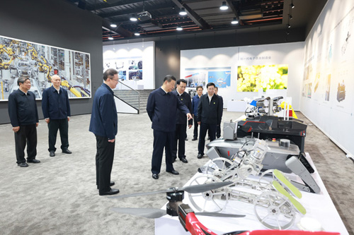 1714010210879065385.jpg 1714005358840008367.jpg